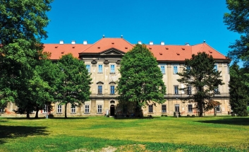 Na kole kolem Plas
