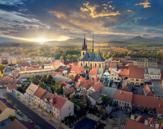 Pohled na město a chrám sv. Mikuláše