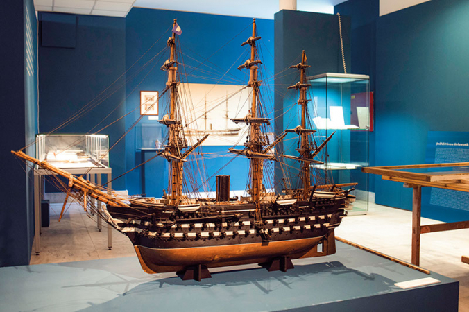 Mezi exponáty uvidíte i model lodě