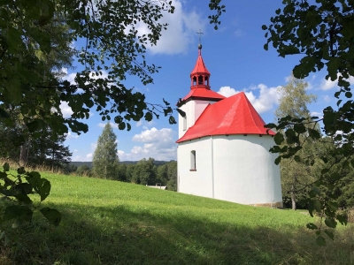 Kaple sv. Anny na Čiháku byla postavena v roce 1849 v pozdně empírovém slohu
