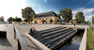 Zámecké náměstí, Hotel Zámek a schody k náhonu, Foto: Zdeněk Polách