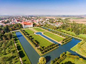 Zámek 2 - autor flypix.cz