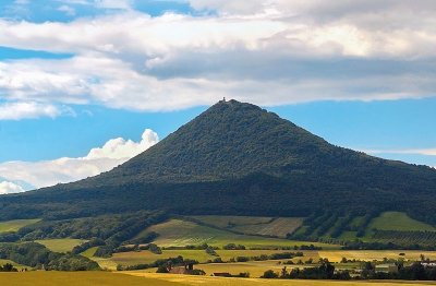 Milešovka – nejvyšší hora Českého středohoří