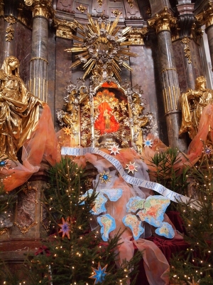 Pražské Jezulátko, novoroční výzdoba