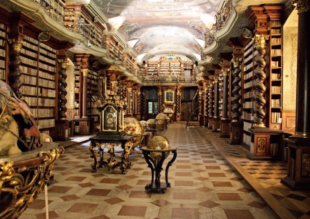 Barokní knihovní sál bývalé jezuitské koleje, 1722