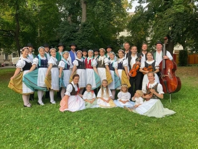 Přehlídku lidových muzik v Třebíči zahájí 16. a 17. října domácí soubor Bajdyš i s tanečníky.