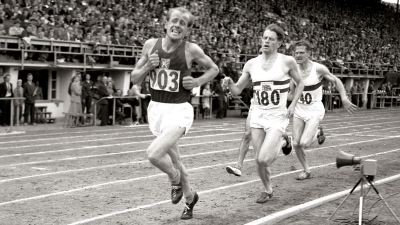 Emil Zátopek při běhu na 10 km, OH Helsinky 1952