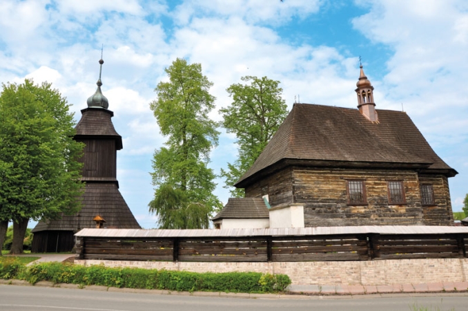 Kostel svatého Mikuláše se zvonicí, Veliny