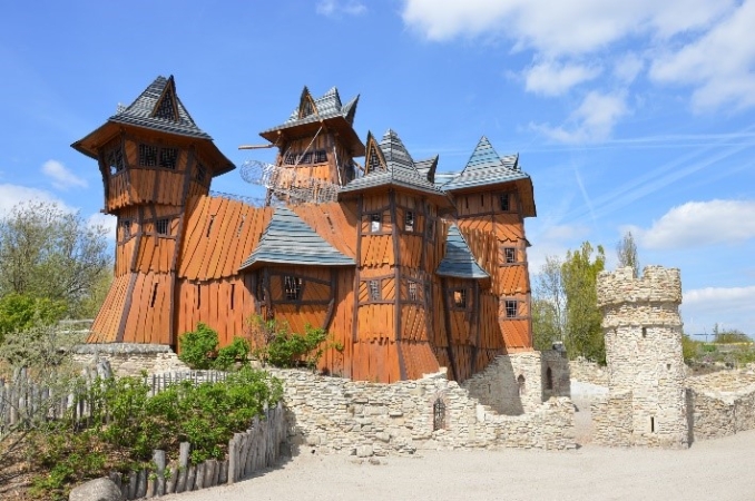 Park Mirakulum představil novou Dětskou vesničku  a osmou hradní věž 