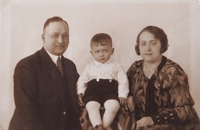 S rodiči, kolem roku 1932