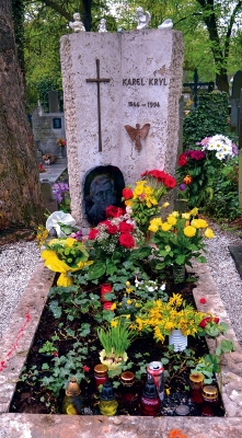 Hrob Karla Kryla na hřbitově v Praze 6 – Břevnově 