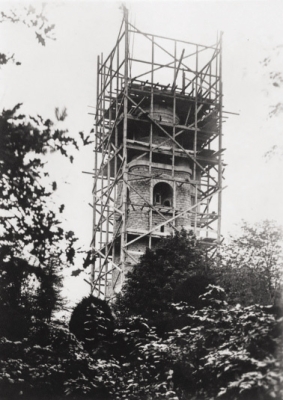 Stavba věže v r. 1903
