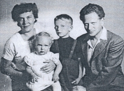 Božena, Kateřina, Jiří a Tomáš Lomovi, 1957