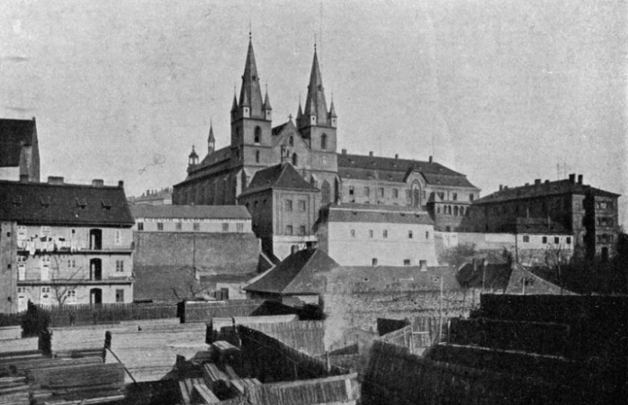 Klášter Na Slovanech, pohled od Vltavy, asi 1900 © Wikimedia Commons