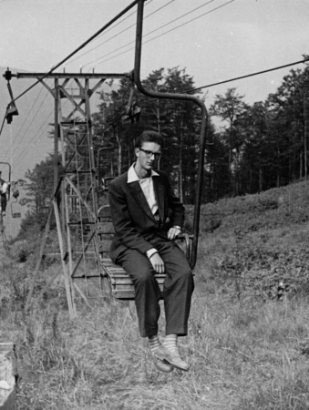 Rudolf Gavlas z Nového Jičína na lanovce (1960)