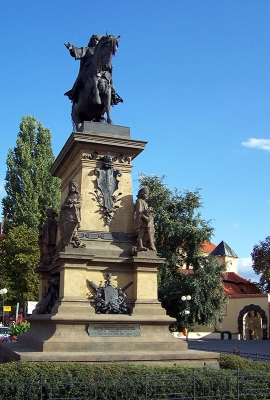 Pomník krále Jiřího z Poděbrad