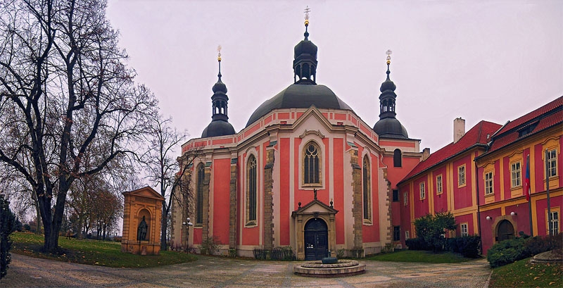 Kostel Panny Marie a svatého Karla Velikého v Praze na Karlově