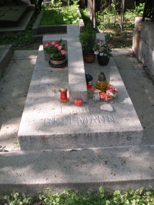 Hrob Karla Ferdinanda Bellmanna na Olšanských hřbitovech v Praze