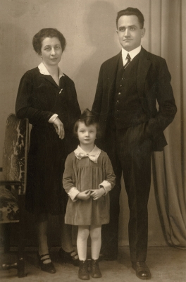 V Plzni, s rodiči, před válkou, 1929