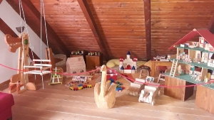 Expozice dřevěných hraček
